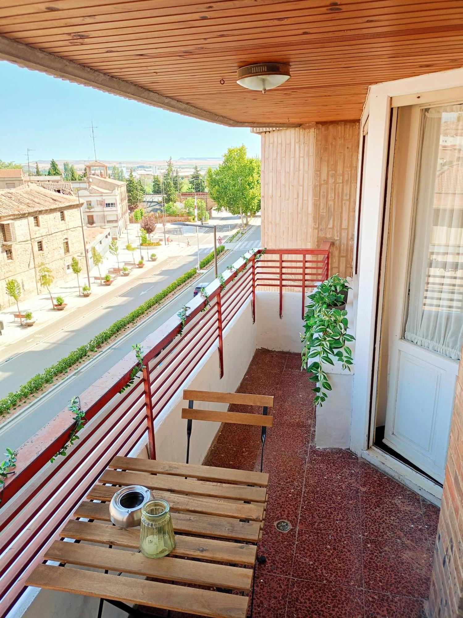 Pension Las Hojas Tudela Bagian luar foto